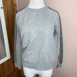 Gray crew neck sweatshirt from Hippie Rose